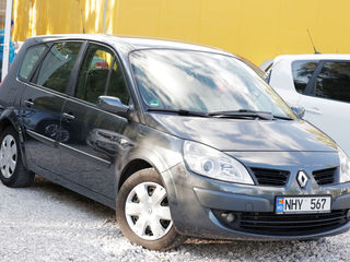 Renault Grand Scenic foto 2