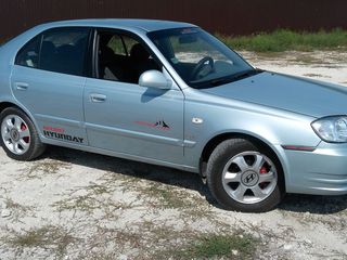 Hyundai Accent foto 1