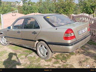 Mercedes C-Class foto 3