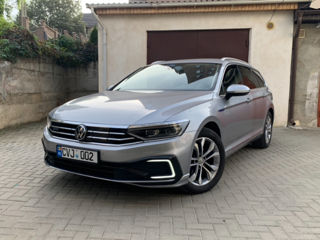 Volkswagen Passat foto 1