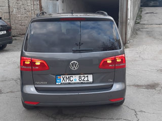 Volkswagen Touran foto 3