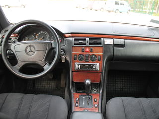 Mercedes E Class foto 7