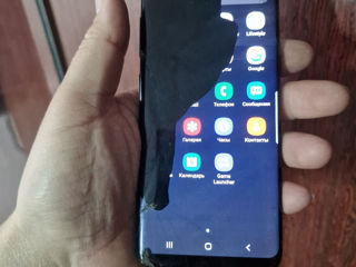 Samsung s8 merge tot bine dar are o pata neagra. foto 1