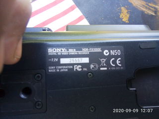 Идеальная,малоиспользованая видеокамера SONY HDR FX-1000E.Made in Japan.Привезена из Дании.Плюс - foto 5