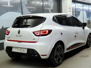 Renault Clio foto 2