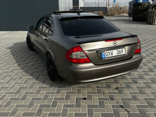 Mercedes E-Class foto 8