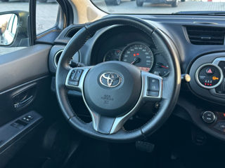 Toyota Yaris foto 11