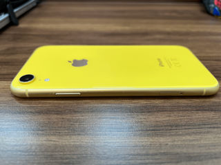 Продам Apple iPhone XR 64 GB желтый foto 5