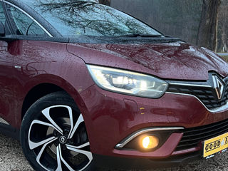 Renault Grand Scenic foto 2