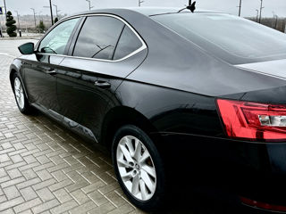 Skoda Superb foto 3