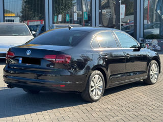 Volkswagen Jetta foto 4