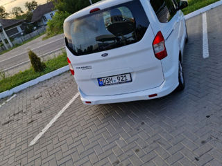 Ford Tourneo Courier foto 4