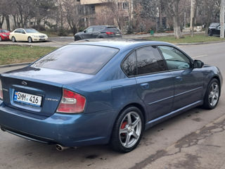 Subaru Legacy foto 4