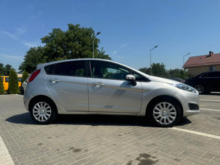 Ford Fiesta foto 3