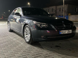 BMW 5 Series foto 2