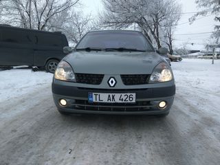 Renault Clio foto 1