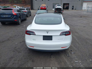 Tesla Model 3 foto 7