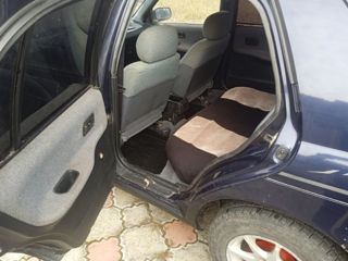 Nissan Sunny foto 5