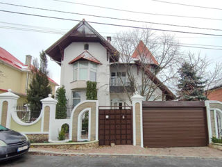 Casa în zona rezidențială, Codru. 540 m.p. + 7 ari.