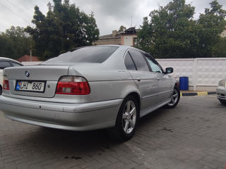 BMW 5 Series foto 6