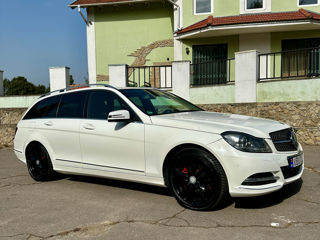 Mercedes C-Class foto 3