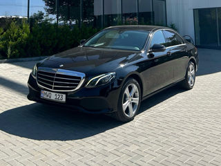 Mercedes E-Class foto 1