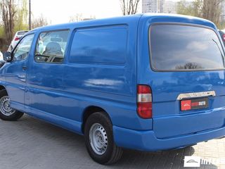 Toyota Hiace foto 4