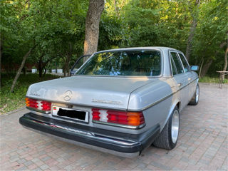 Mercedes Series (W123) foto 3