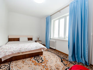 Apartament cu 2 camere, 60 m², Centru, Chișinău foto 2