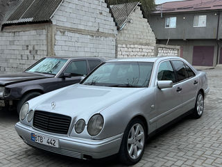 Mercedes E-Class foto 10