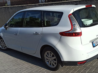 Renault Grand Scenic foto 2