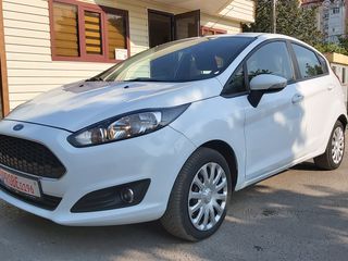 Ford Fiesta foto 1