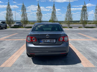 Volkswagen Jetta foto 4