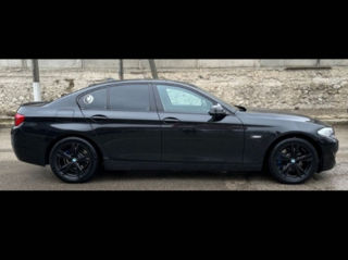 BMW 5 Series foto 8