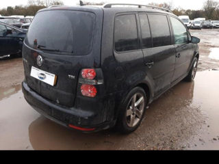 Volkswagen Touran foto 6