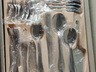 Se vinde set de tacimuri (linguri și furculițe)! foto 2