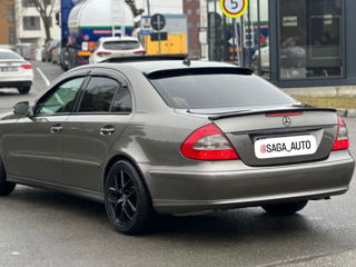 Mercedes E-Class foto 2