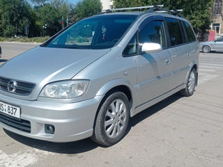 Opel Zafira foto 1