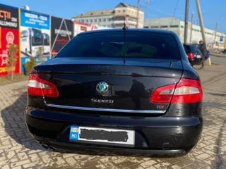 Skoda Superb foto 2