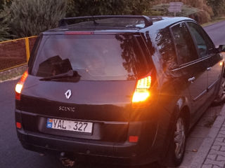 Renault Grand Scenic foto 2