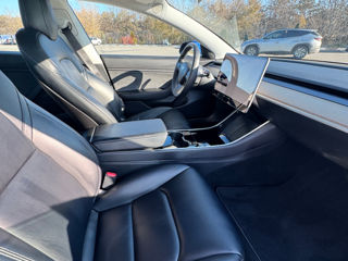 Tesla Model 3 foto 7