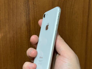 iPhone 8 alb 64 GB foto 2