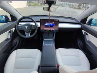 Tesla Model Y foto 8