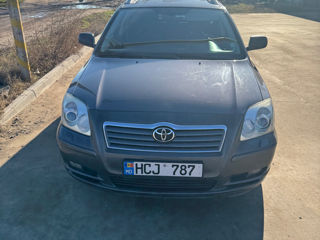 Toyota Avensis foto 4