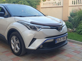 Toyota C-HR foto 2