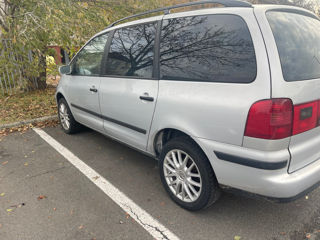 Volkswagen Sharan foto 2