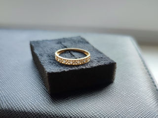 Золотое кольцо с камнями
