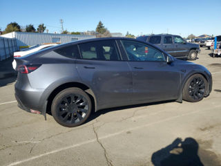 Tesla Model Y foto 6