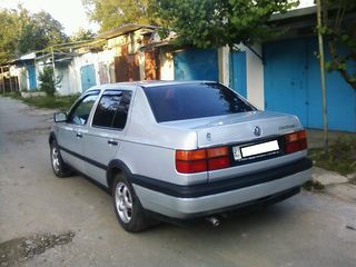 Volkswagen Vento foto 1