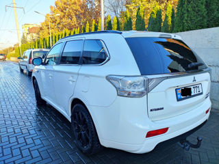 Mitsubishi Outlander foto 2